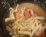 簡単　シャケ缶の炊き込みごはん　缶詰飯作り方3写真