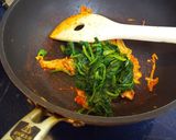辛くない!キムチとほうれん草の炒めもの作り方3写真