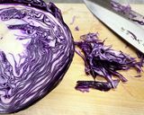 紫キャベツでいつものサラダが華やかに作り方2写真