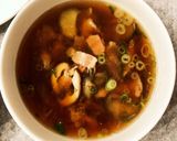 秋の味覚とベーコンの味噌汁作り方3写真