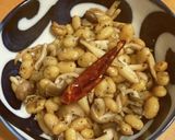 水煮で簡単！大豆としめじのペペロンチーノ作り方8写真