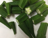 豚ひき肉とオクラの粒みそ炒め作り方2写真