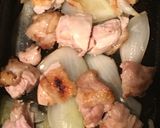 グリルで作る親子丼　真ん中に生卵の黄身作り方2写真