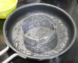 簡単！バーガー用目玉焼き　型作りから作り方5写真