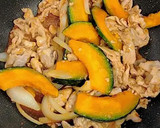 かぼちゃと豚こま肉の洋風炒め作り方8写真