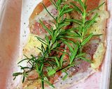 漬けて焼くだけ！鶏もものローズマリー焼き作り方1写真
