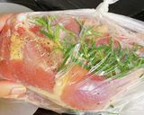 漬けて焼くだけ！鶏もものローズマリー焼き作り方2写真
