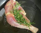 漬けて焼くだけ！鶏もものローズマリー焼き作り方4写真