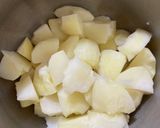 クリームチーズ入り芋もち♪作り方2写真