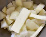 クリームチーズ入り芋もち♪作り方3写真