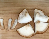 しいたけとはんぺんのバタポン炒め作り方1写真