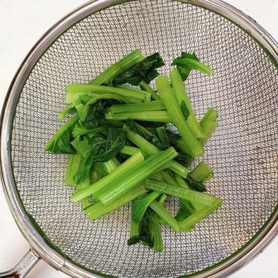 電子レンジ☆茹で野菜(葉物) by えるきるのきる 【クックパッド】 簡単