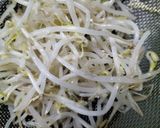 厨房ばあばぁ！豚バラ&モヤシ炒め。作り方2写真