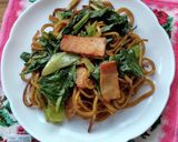 小松菜とレタスとハムのソース焼きそば♪作り方2写真