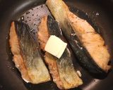 鮭とキノコのバターソテー作り方7写真