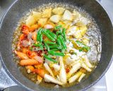 ソーセージと薩摩芋と大根のピリ辛スープ作り方5写真