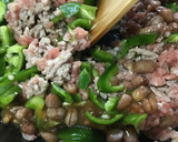 ひき肉とピーマンと落花生のオイスター炒め作り方1写真