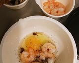 キノコと海老のオムレツ作り方1写真