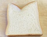 M字に折れた食パンは猫ちゃんパン作り方1写真