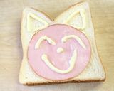 M字に折れた食パンは猫ちゃんパン作り方4写真