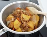 基本の肉じゃが。無水調理でこっくり甘辛♩作り方6写真