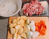 豚キムチのようなキムチ入り肉じゃが♪作り方1写真