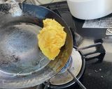 寄せて転がす卵一個のプレーンオムレツ作り方5写真