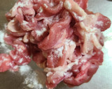 豚肉ときのこの生姜レモン炒め作り方1写真