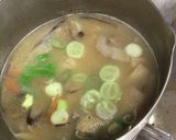 作りかけの味噌汁　ラクして豚汁にワープ！作り方33写真
