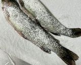 釣り堀で釣ったニジマス☆バター醤油ソテー作り方1写真