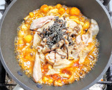 豚こま肉とナメコとシメジの塩昆布炒め作り方5写真