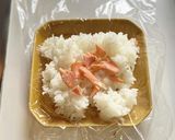 鮭と塩昆布（昆布の佃煮）の二刀流おにぎり作り方2写真