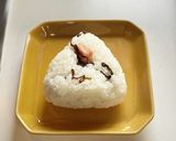 鮭と塩昆布（昆布の佃煮）の二刀流おにぎり作り方5写真