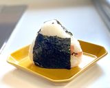 鮭と塩昆布（昆布の佃煮）の二刀流おにぎり作り方6写真