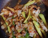 胡瓜・ミョウガ・豚コマの梅肉炒め作り方7写真