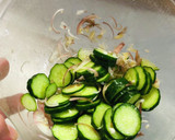 塩と醤油だけ☆みょうがきゅうりの鰹節和え作り方9写真