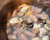 冷凍蒸し牡蠣と茹で落花生の酒蒸し作り方3写真
