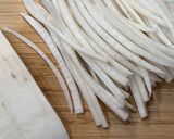 大根の皮でスパイスきんぴらごぼう作り方1写真