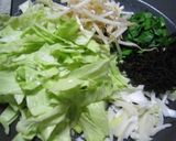 キッチンバサミと鍋ひとつで簡単焼きうどん作り方2写真
