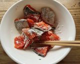 m秋鮭(生鮭)のガーリックマヨ焼き作り方1写真
