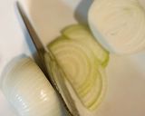 レタスとチーズのオニオンスープ作り方1写真