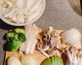 枝豆とチーズのワンタン入りトマト鍋作り方1写真