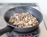めんつゆで手軽に【キノコの炊き込みご飯】作り方4写真