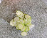定番のきゅうりとワカメの酢の物作り方1写真