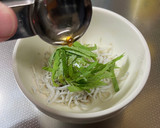 シメの一杯のための大葉しらす和え作り方2写真