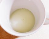 バリスタで苺チョコ風味のカフェラテ作り方2写真