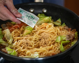 【無骨メシ】すりおろしトマト塩焼きそば作り方4写真