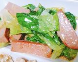 材料4つ！スパムとサラダ菜マヨ醤油炒め☆作り方4写真