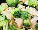 鶏肉＆ブロッコリー●オイスターソース炒め作り方2写真