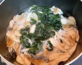【温活】生姜入り!舞茸とわかめの味噌汁作り方1写真